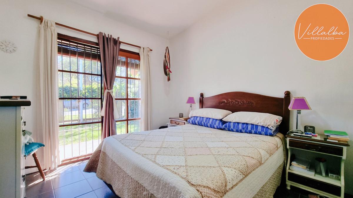 Apartamento ID.3673 - Casa tradicional en Lausana, 4 dormitorios, gran piscina, barbacoa cerrada, garage y estacionamiento.