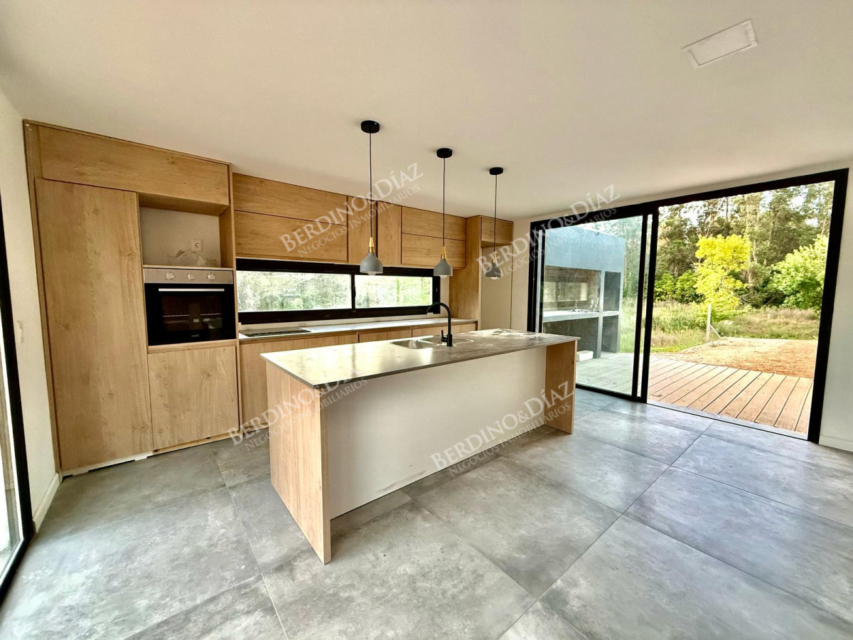 Casa ID.2754 - Hermoso proyecto Barrio Cerrado en la barra “ Bosques del Tesoro