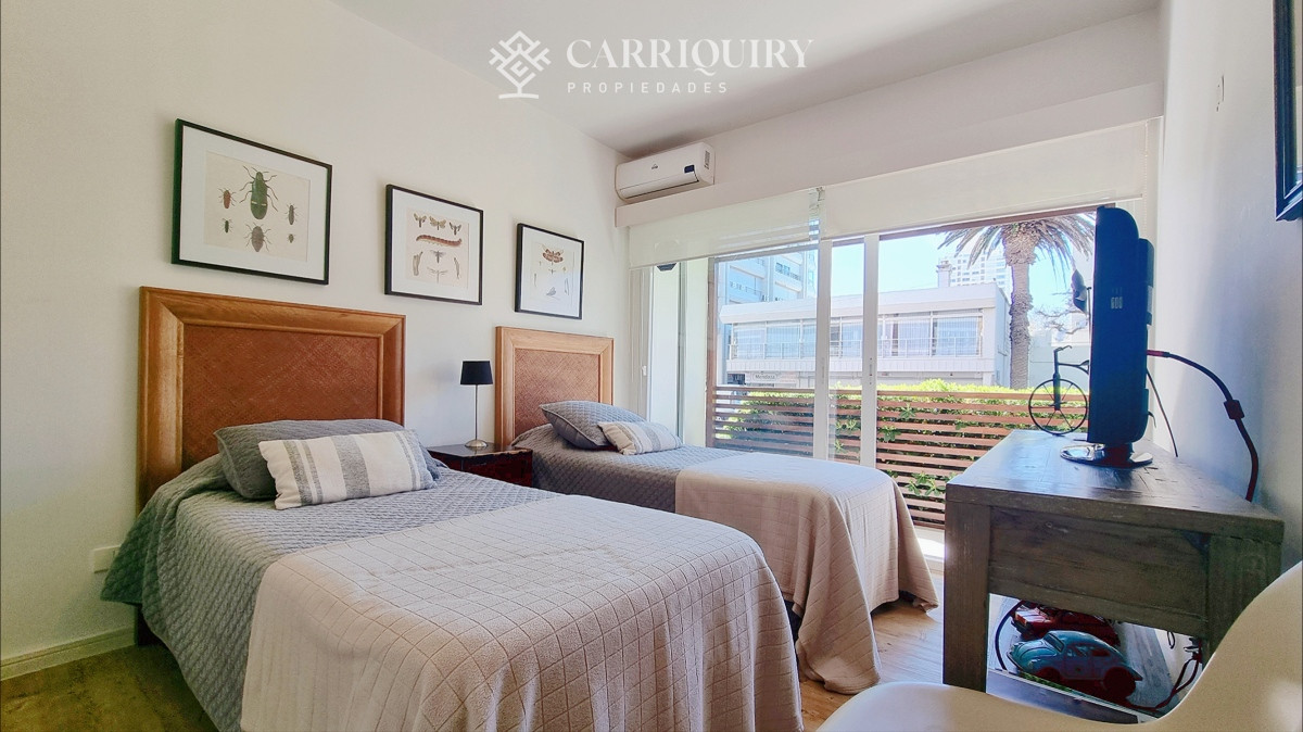 Apartamento ID.8537 - Apartamento moderno en Peninsula, 3 dormitorios, parrillero, garage doble. Planta Baja.