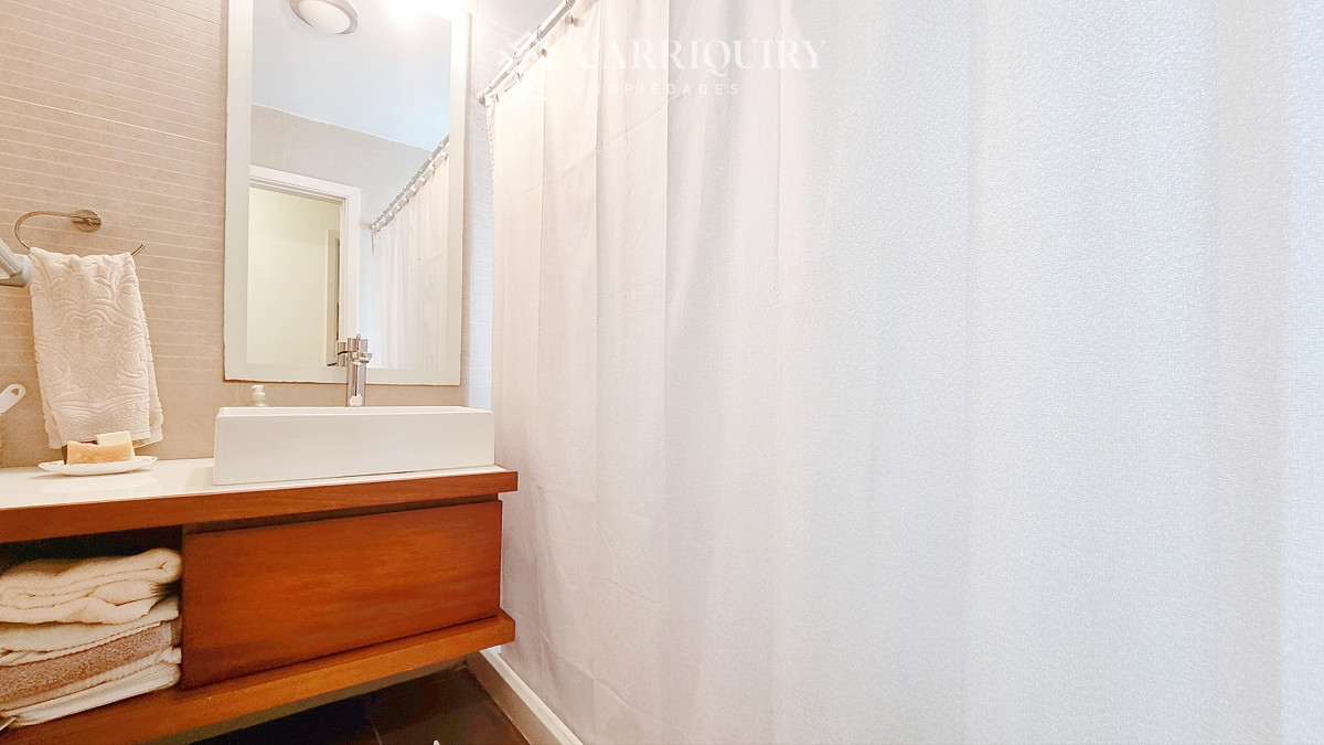Apartamento ID.8537 - Apartamento moderno en Peninsula, 3 dormitorios, parrillero, garage doble. Planta Baja.