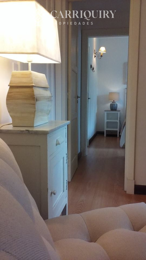 Casa ID.9808/Casa-en-venta-5-dormitorios - Gran chalet tradicional, 3819 metros de Terreno sobre esquina, 9 suites a pocas cuadras del Mar. 