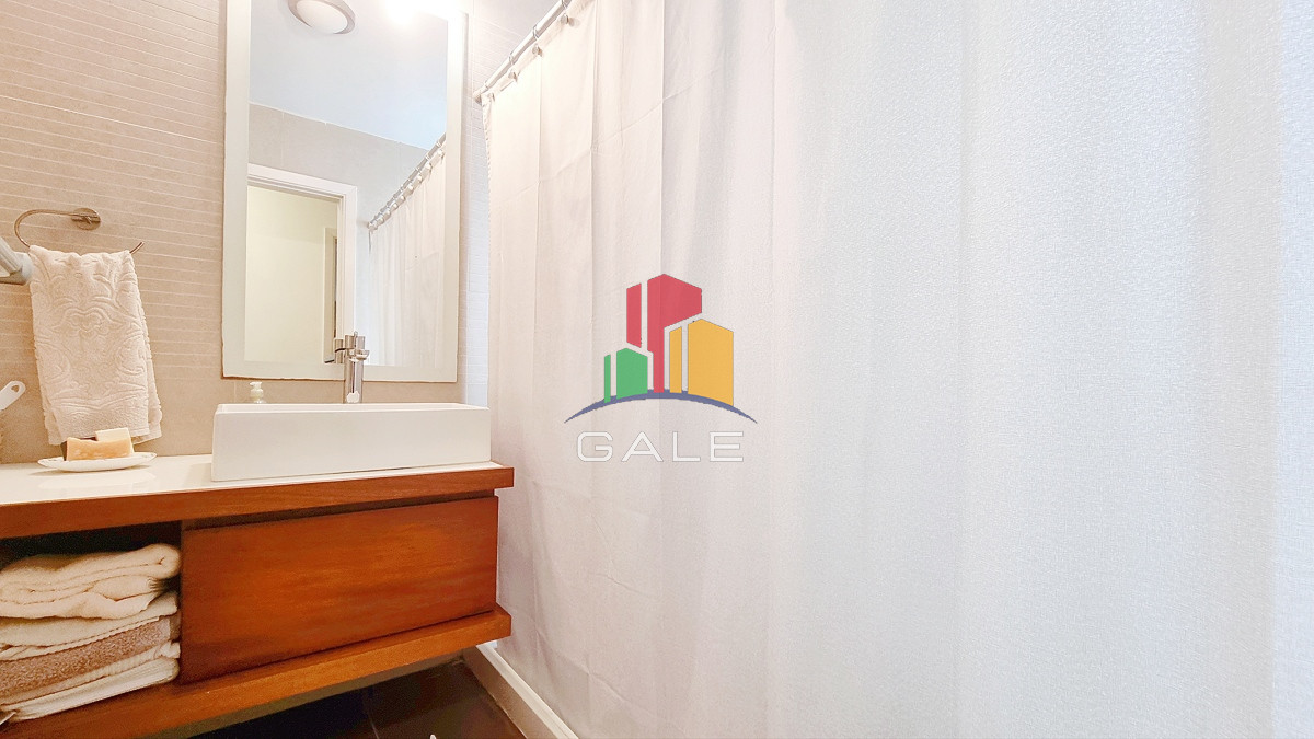 Apartamento ID.2750 - Apartamento moderno en Peninsula, 3 dormitorios, parrillero, garage doble. Planta Baja.