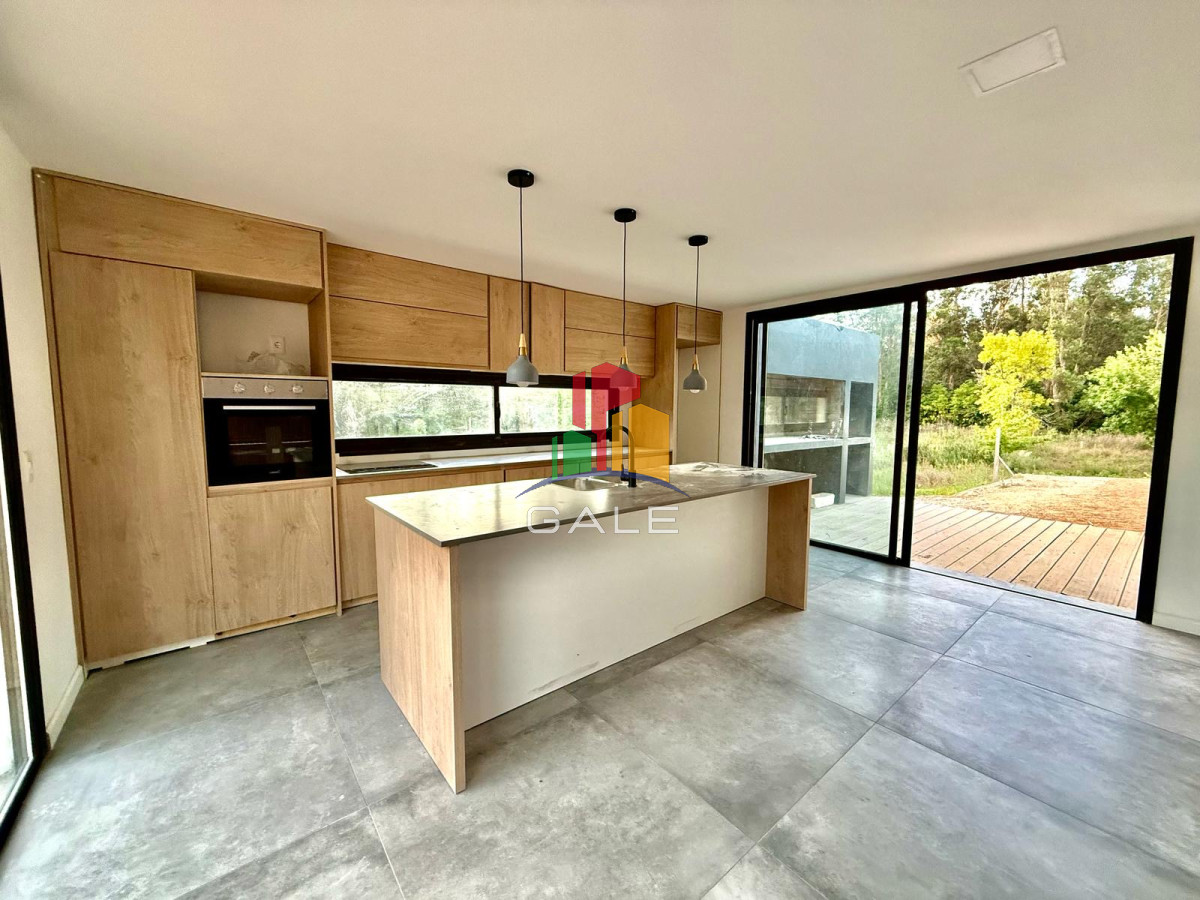 Casa ID.2372 - Hermoso proyecto Barrio Cerrado en la barra “ Bosques del Tesoro