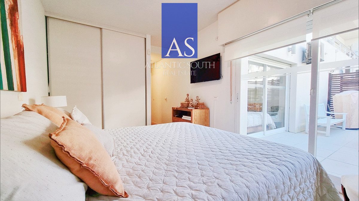 Apartamento ID.4307 - Apartamento moderno en Peninsula, 3 dormitorios, parrillero, garage doble. Planta Baja.