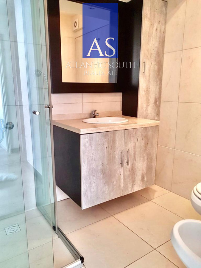 Apartamento ID.112 - Frente al Mar, 3 dormitorios 3 baños, hermosa vista hacia Punta del Este
