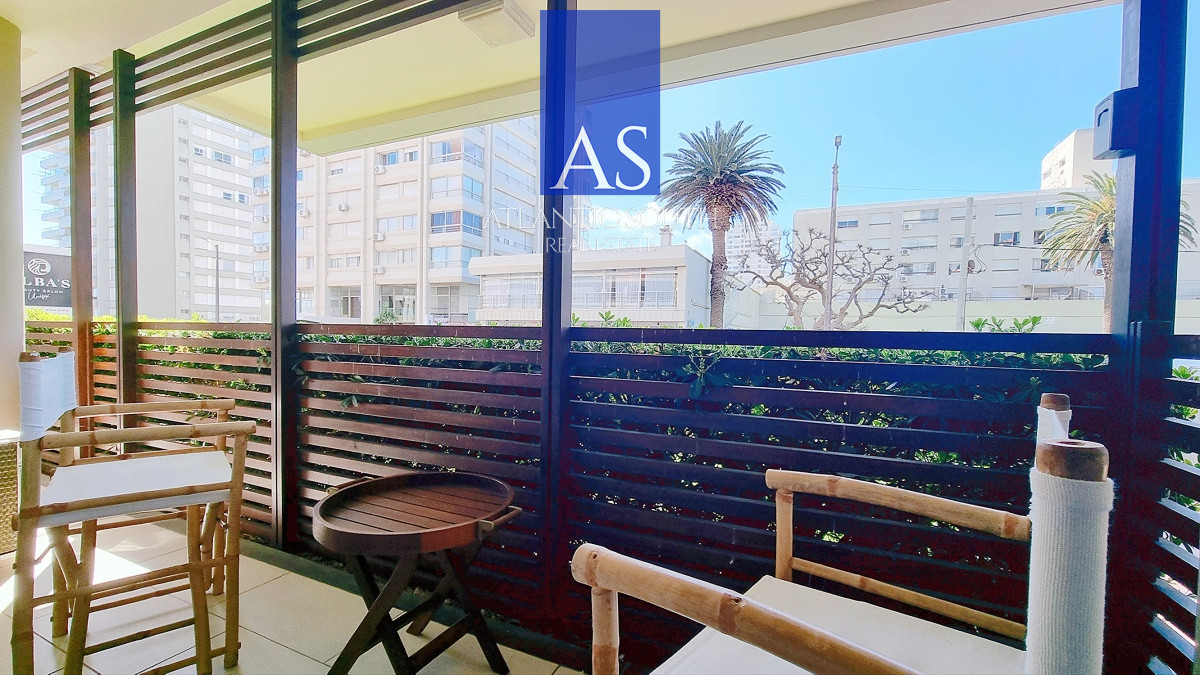 Apartamento ID.4307 - Apartamento moderno en Peninsula, 3 dormitorios, parrillero, garage doble. Planta Baja.