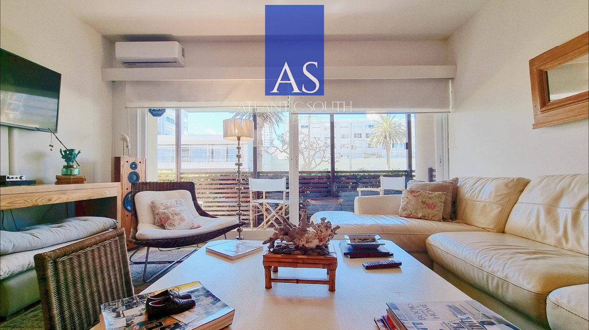 Apartamento ID.4307 - Apartamento moderno en Peninsula, 3 dormitorios, parrillero, garage doble. Planta Baja.