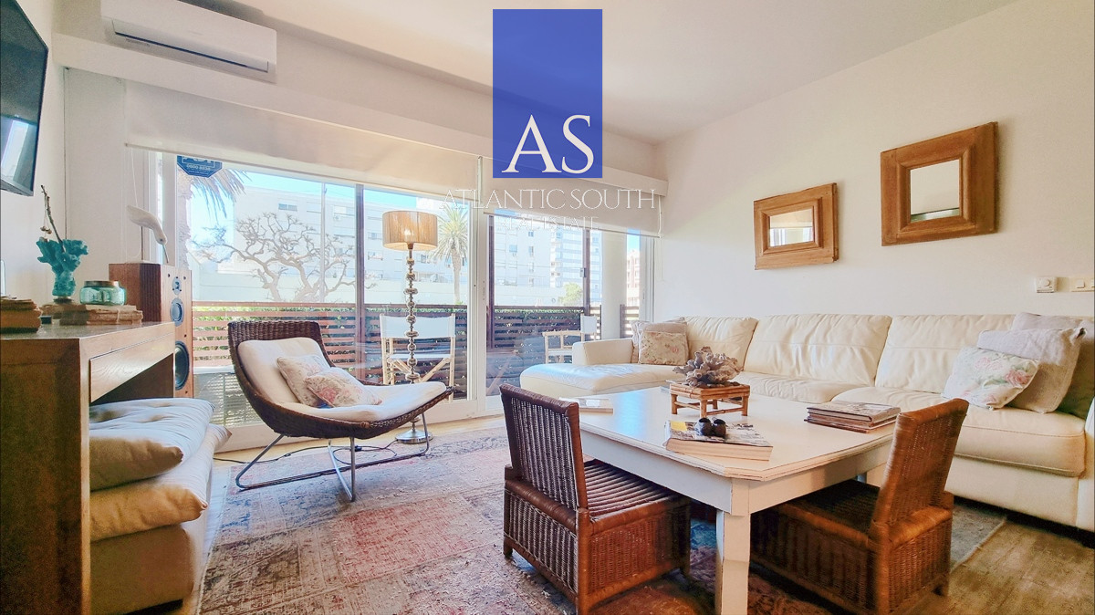 Apartamento ID.4307 - Apartamento moderno en Peninsula, 3 dormitorios, parrillero, garage doble. Planta Baja.
