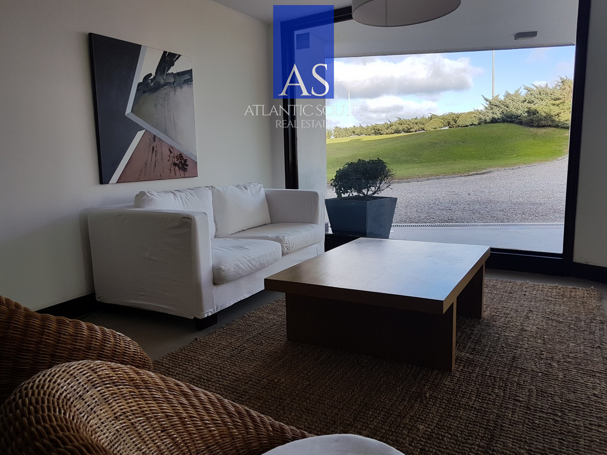 Apartamento ID.112 - Frente al Mar, 3 dormitorios 3 baños, hermosa vista hacia Punta del Este