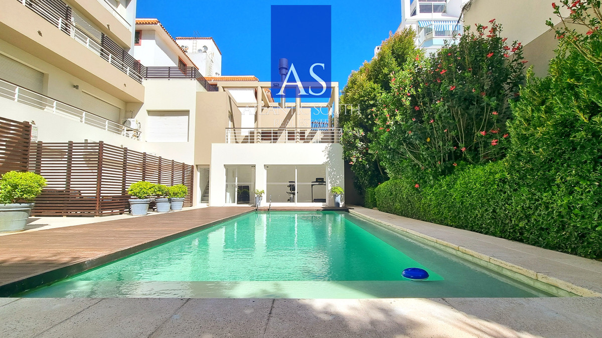 Apartamento ID.4307 - Apartamento moderno en Peninsula, 3 dormitorios, parrillero, garage doble. Planta Baja.