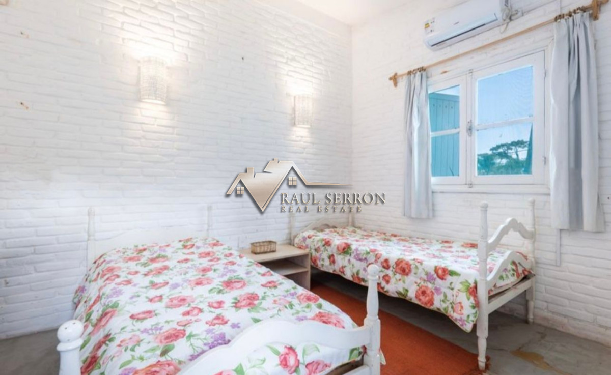 Casa ID.3223 - CASA EN MANSA EN VENTA DE 3 Y DEPENDENCIA VENTA
