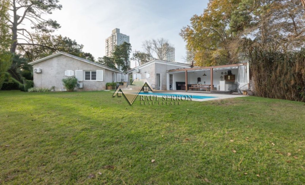 Casa ID.3223 - CASA EN MANSA EN VENTA DE 3 Y DEPENDENCIA VENTA