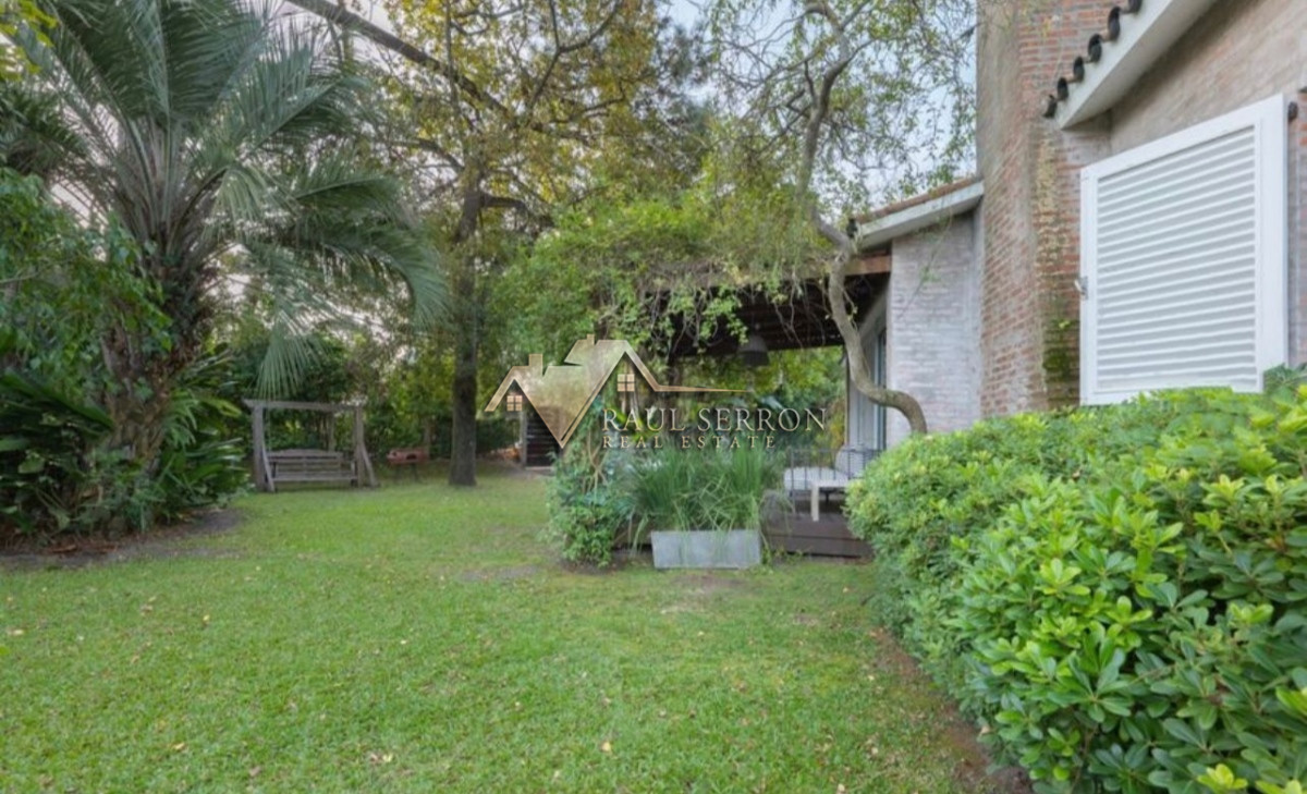 Casa ID.3223 - CASA EN MANSA EN VENTA DE 3 Y DEPENDENCIA VENTA