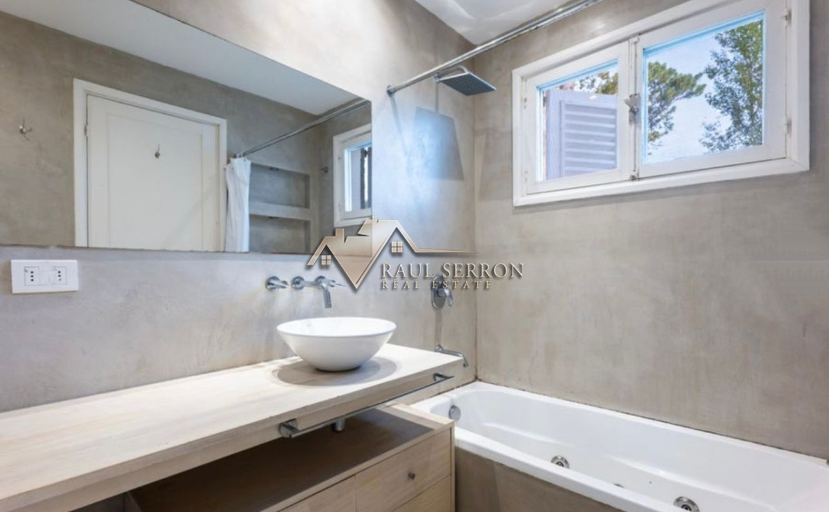 Casa ID.3223 - CASA EN MANSA EN VENTA DE 3 Y DEPENDENCIA VENTA