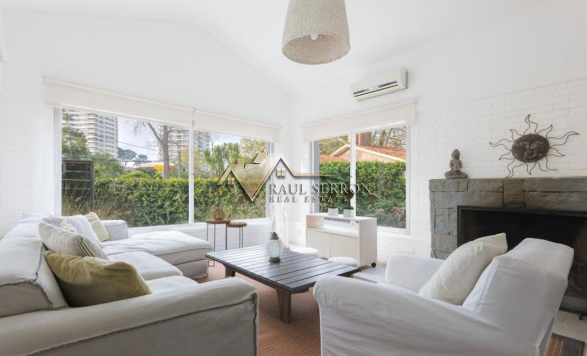 Casa ID.3223 - CASA EN MANSA EN VENTA DE 3 Y DEPENDENCIA VENTA