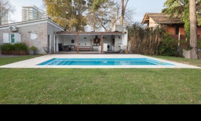 CASA EN MANSA EN VENTA DE 3 Y DEPENDENCIA VENTA