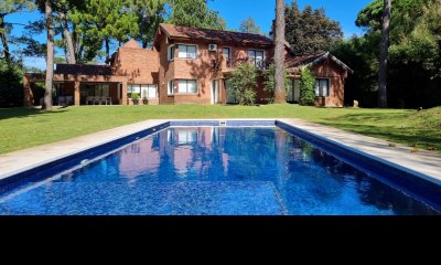 Gran casa en Cantegril, 8 dormitorios, calefaccion, piscina climatizada, barbacoa y amplio parque