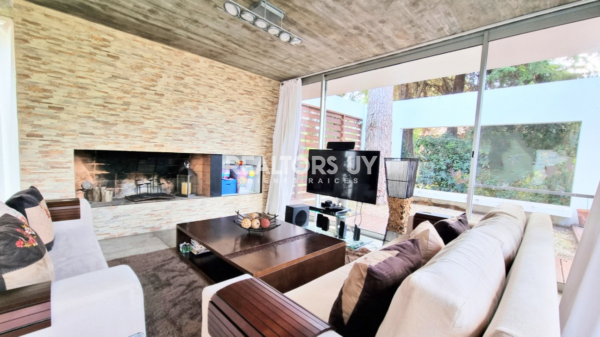 Casa ID.170 - Casa Minimalista en San Rafael, 3 dormitorios + dependencia con lavadero 