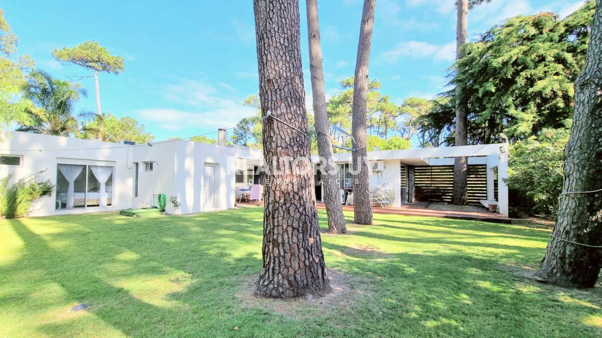 Casa ID.170 - Casa Minimalista en San Rafael, 3 dormitorios + dependencia con lavadero 