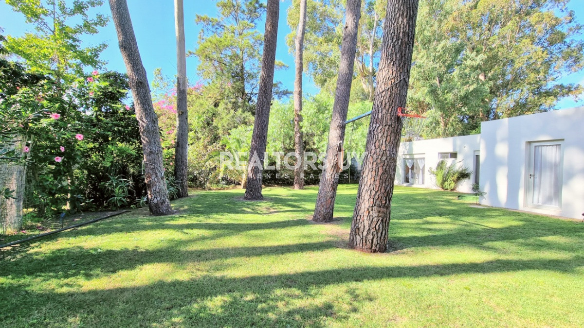 Casa ID.170 - Casa Minimalista en San Rafael, 3 dormitorios + dependencia con lavadero 