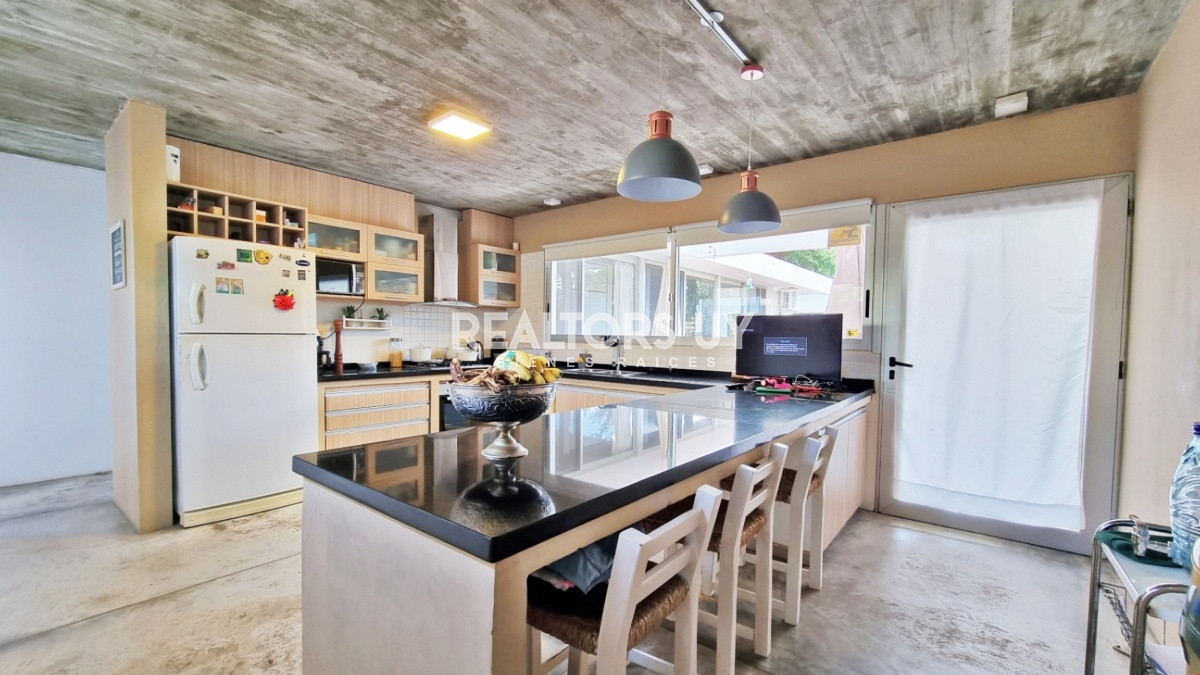 Casa ID.170 - Casa Minimalista en San Rafael, 3 dormitorios + dependencia con lavadero 