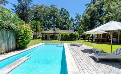 Casa en Lugano, 4 dormitorios+dep, 2400 terreno, piscina y barbacoa