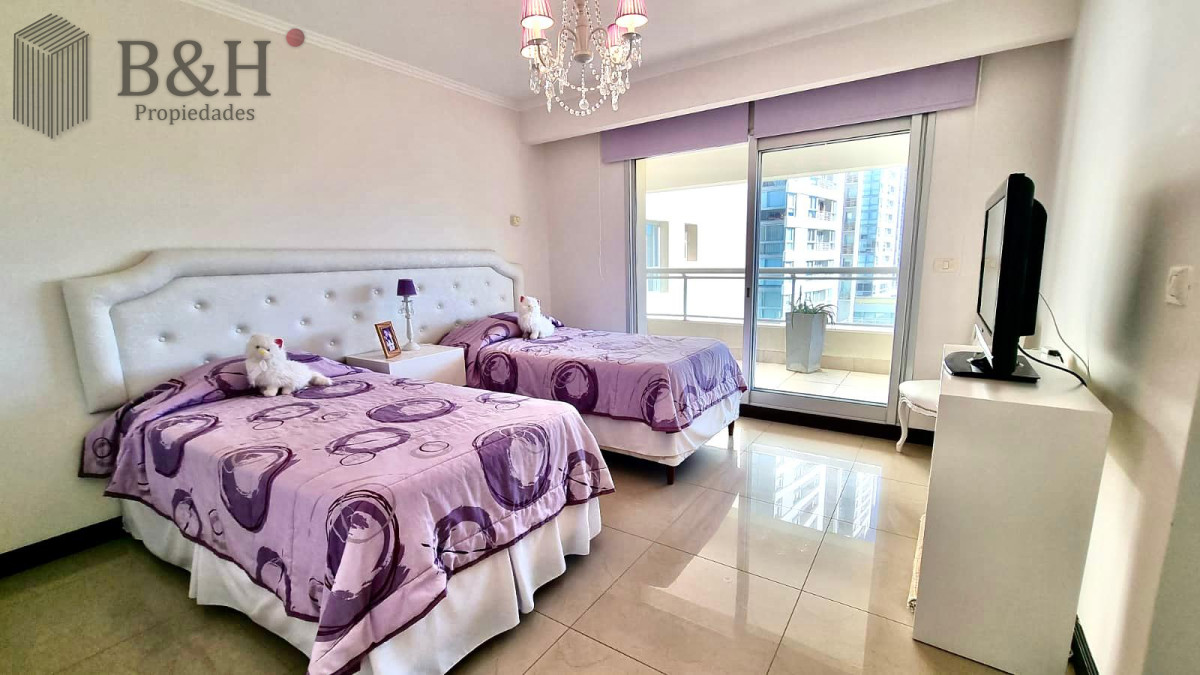 Apartamento ID.5429 - Apartamento en Torre Lobos frente a Playa Brava, 3 suites y servicio