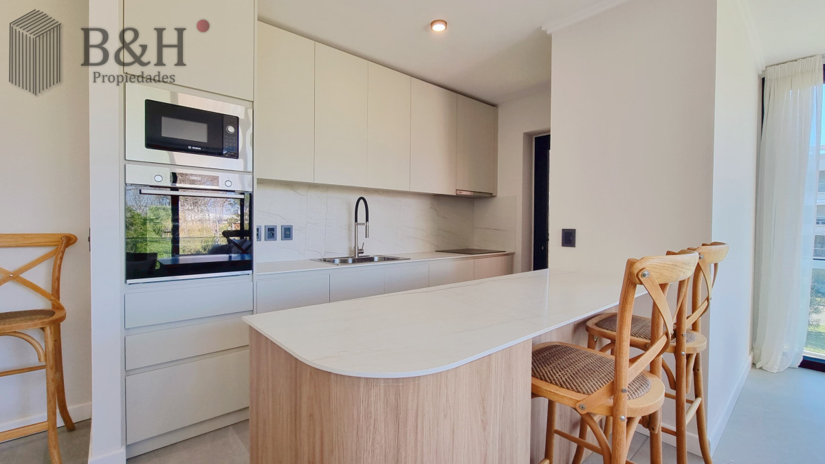 Apartamento ID.5436 - Alquiler Apartamento 2 dormitorios frente al mar en playa mansa