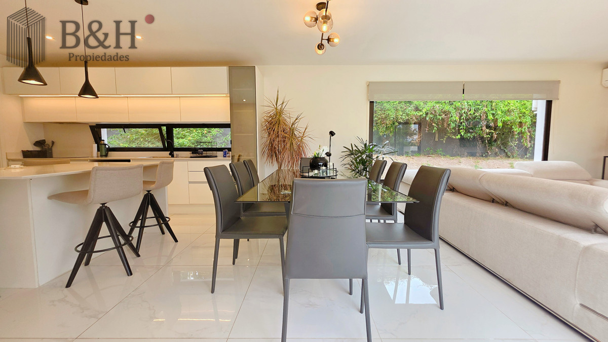 Casa ID.6780 - Magnifica casa en Barrio Privado, 3 dormitorios, piscina climatizada, moderna