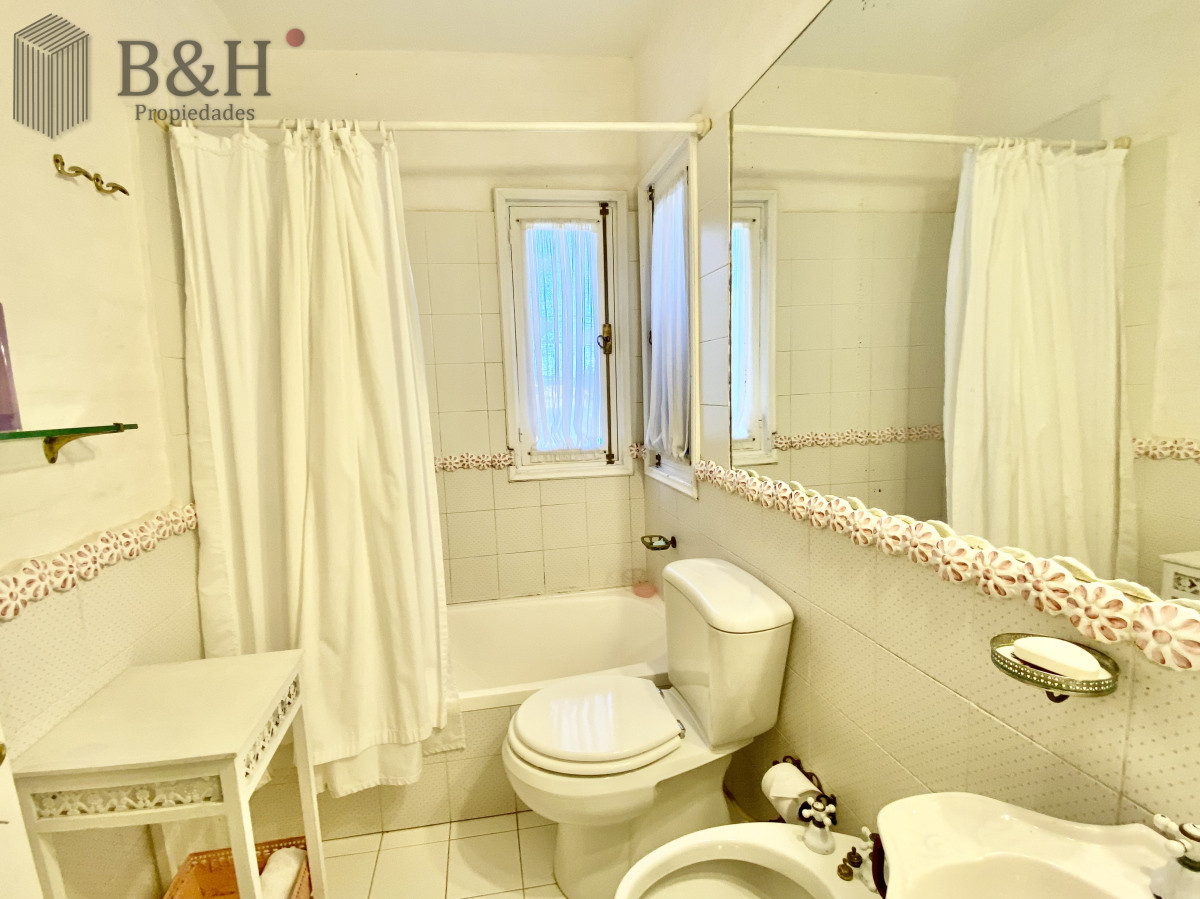Casa ID.5056 - Espectacular Casa 4 Dormitorios + dormitorio de servicio y Piscina en Montoya - La Barra