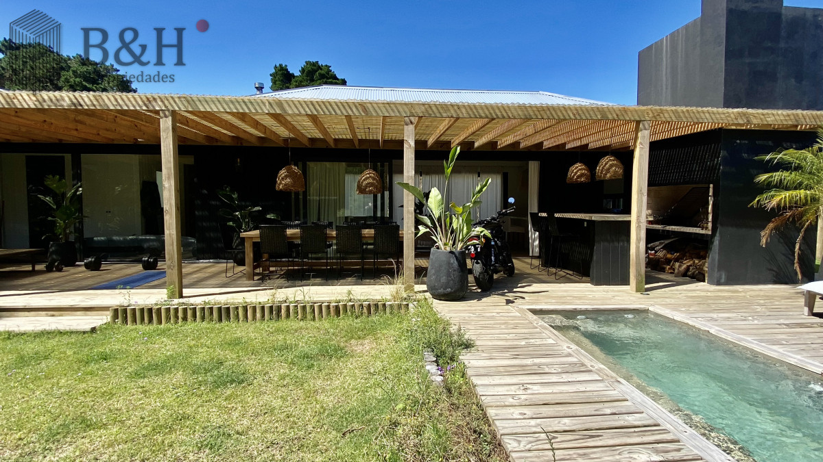 Casa ID.3963 - Espectacular Casa a estrenar de 3 dormitorios + piscina en San Vicente - Jose Ignacio