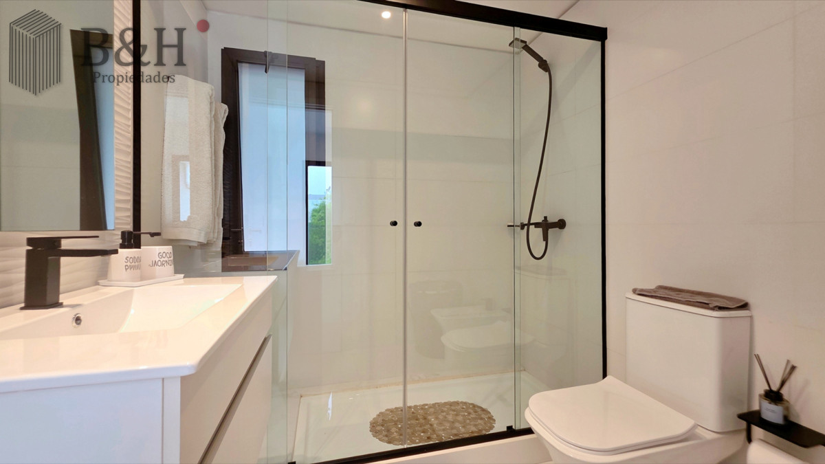 Casa ID.6780 - Magnifica casa en Barrio Privado, 3 dormitorios, piscina climatizada, moderna