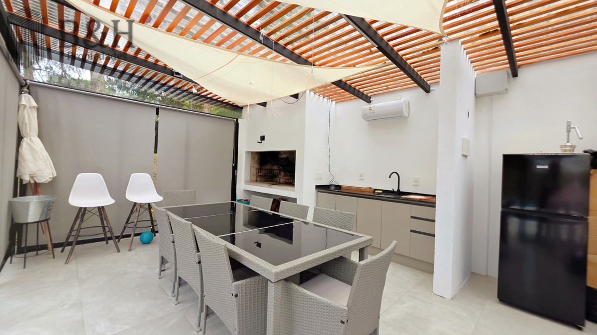 Casa ID.6780 - Magnifica casa en Barrio Privado, 3 dormitorios, piscina climatizada, moderna