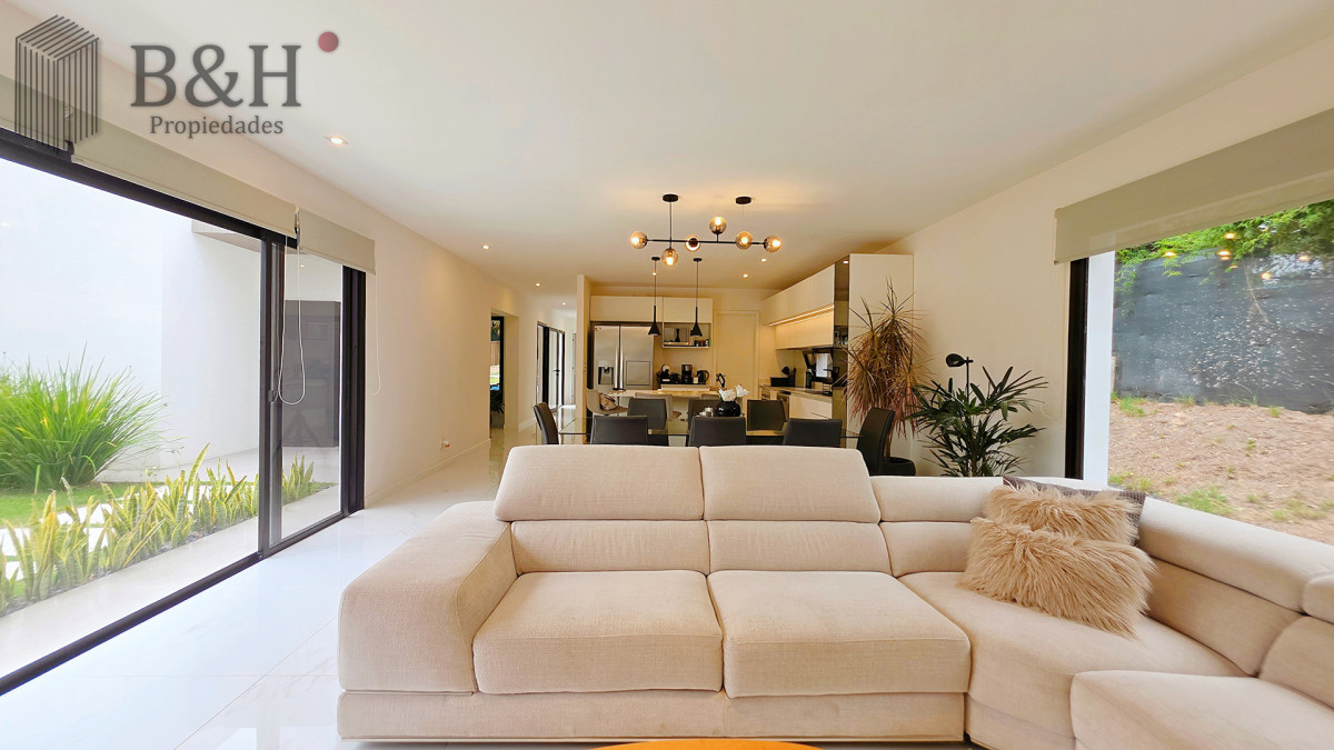 Casa ID.6780 - Magnifica casa en Barrio Privado, 3 dormitorios, piscina climatizada, moderna