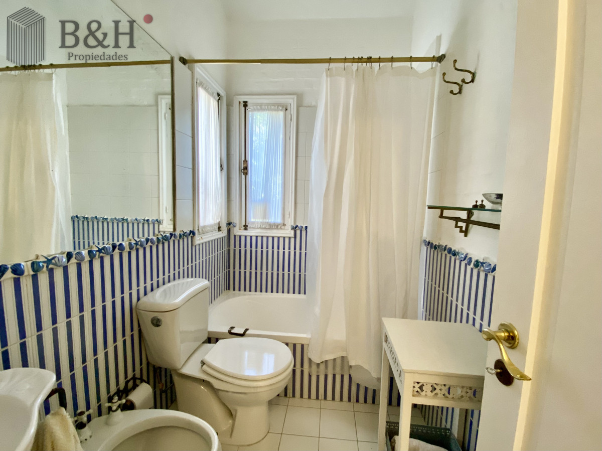 Casa ID.5056 - Espectacular Casa 4 Dormitorios + dormitorio de servicio y Piscina en Montoya - La Barra