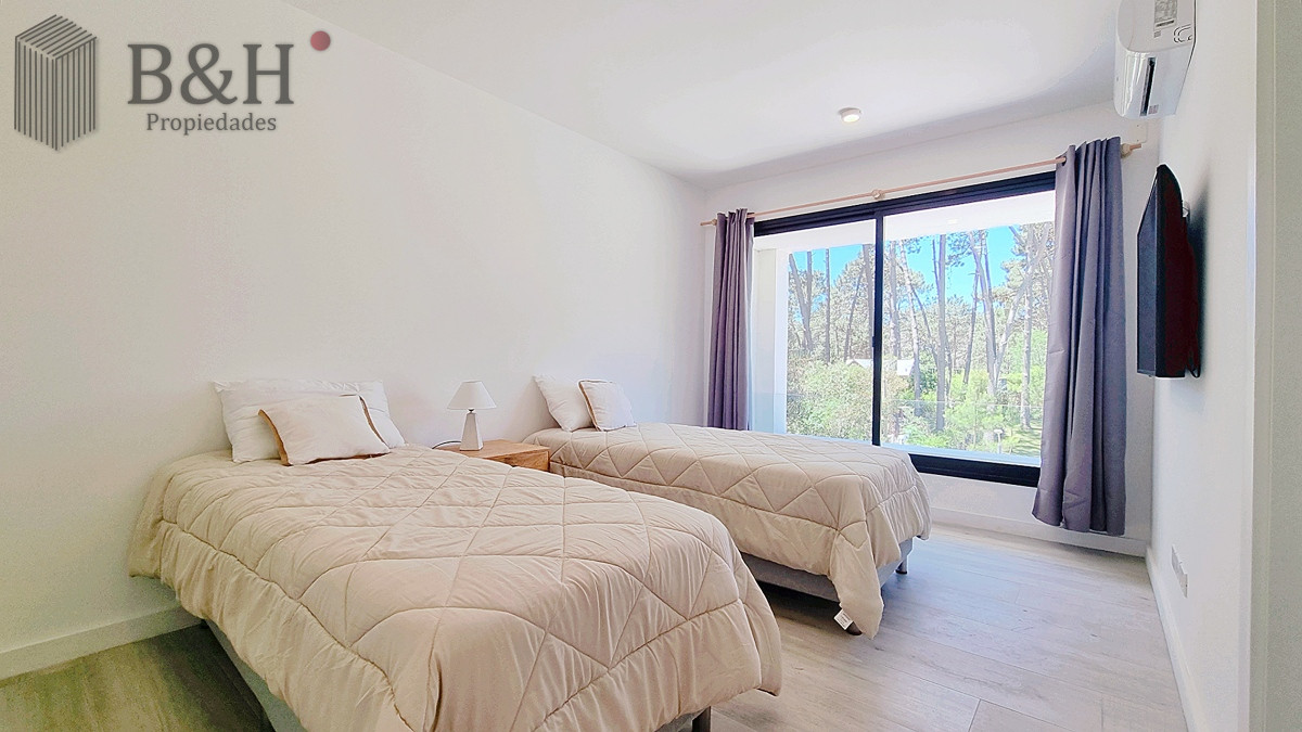 Casa ID.2540 - Casa a Estrenar en Barrio Privado. 4 Suites, Piscina climatizada, losa radiante.