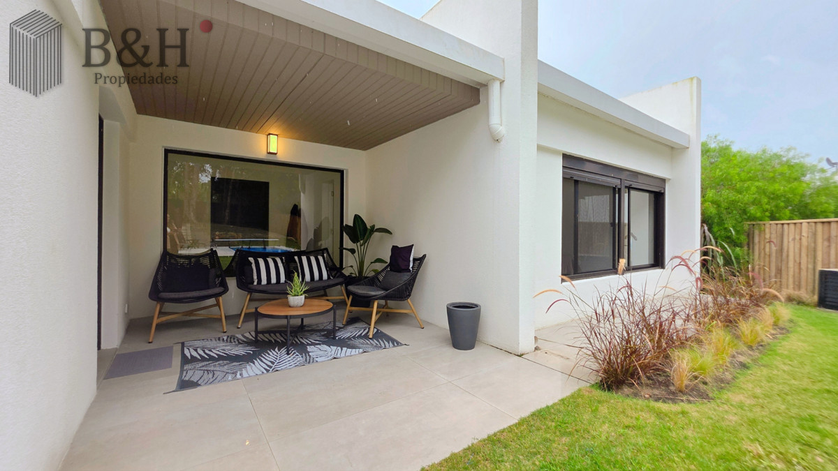 Casa ID.6780 - Magnifica casa en Barrio Privado, 3 dormitorios, piscina climatizada, moderna