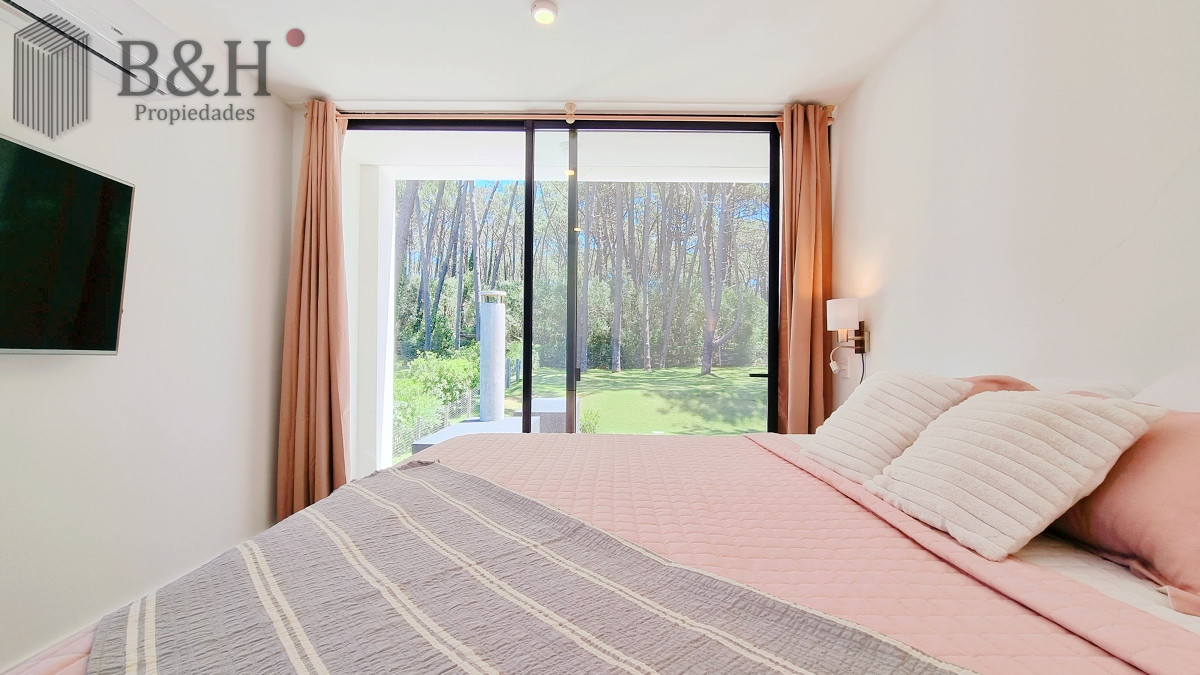 Casa ID.2540 - Casa a Estrenar en Barrio Privado. 4 Suites, Piscina climatizada, losa radiante.