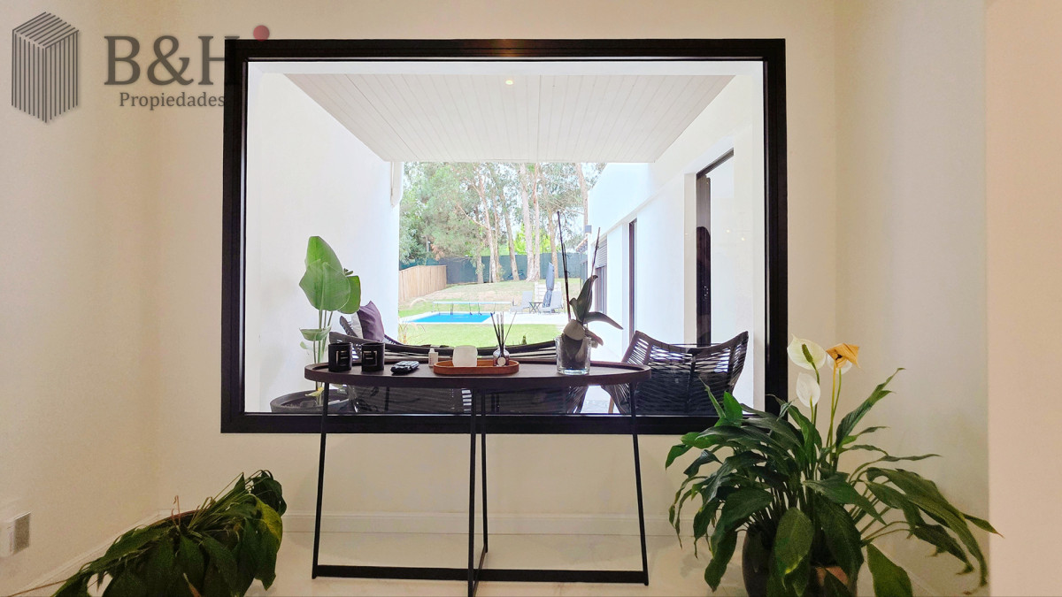Casa ID.6780 - Magnifica casa en Barrio Privado, 3 dormitorios, piscina climatizada, moderna