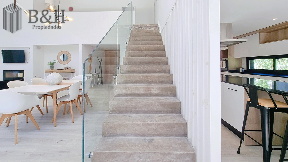 Casa ID.2540 - Casa a Estrenar en Barrio Privado. 4 Suites, Piscina climatizada, losa radiante.
