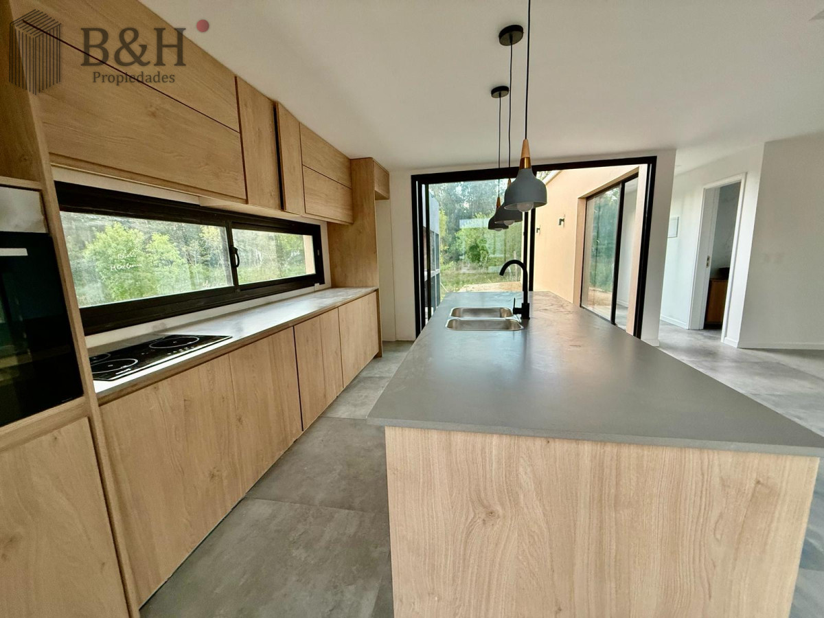 Casa ID.3015 - Hermoso proyecto Barrio Cerrado en la barra “ Bosques del Tesoro