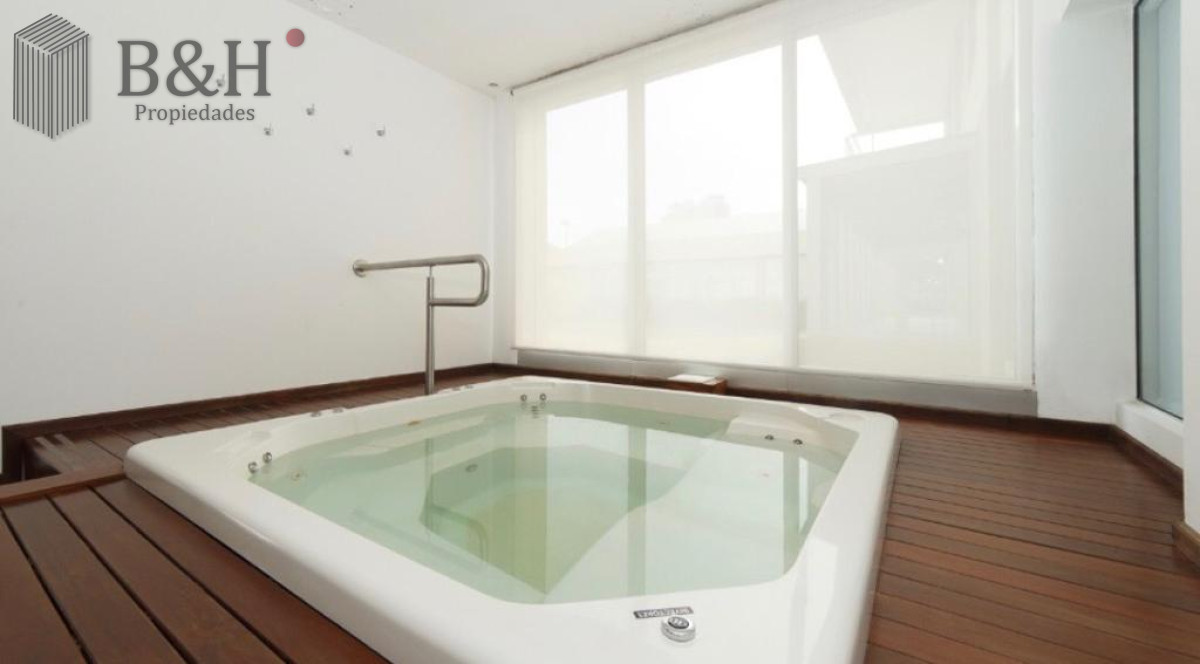 Apartamento ID.5429 - Apartamento en Torre Lobos frente a Playa Brava, 3 suites y servicio