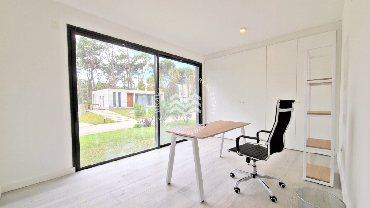 Casa ID.537 - Casa a Estrenar en Barrio Privado. 4 Suites, Piscina climatizada, losa radiante.