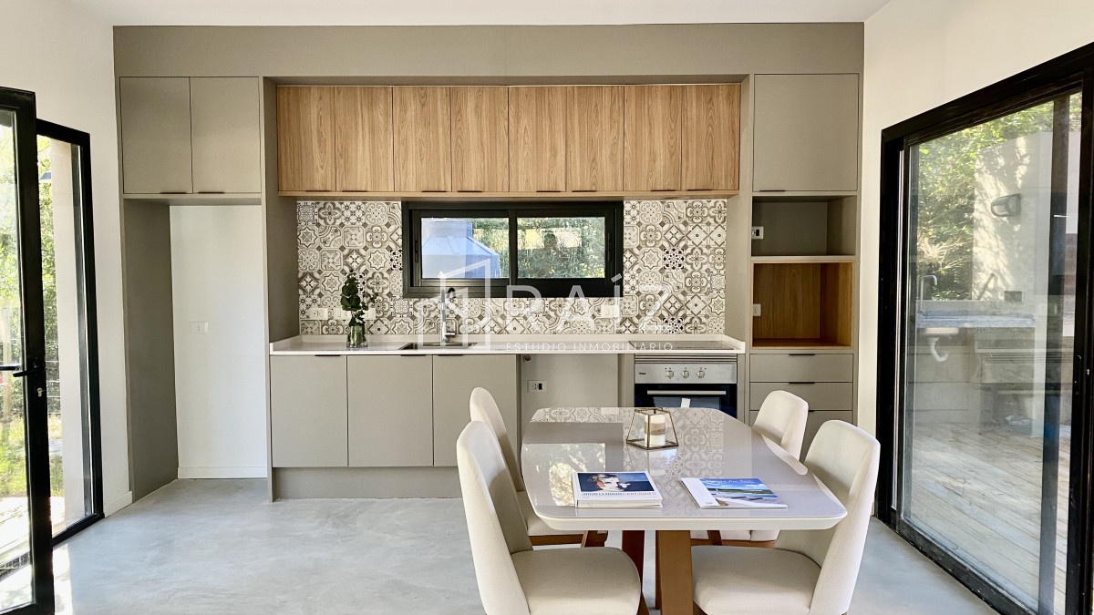 Casa ID.10415 - CASA EN VENTA 3 DORMITORIOS Y PISCINA SAN VICENTE 