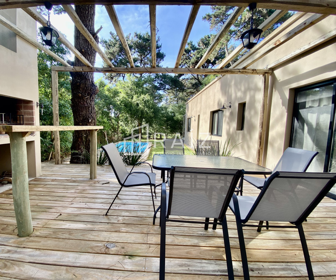 Casa ID.10415 - CASA EN VENTA 3 DORMITORIOS Y PISCINA SAN VICENTE 