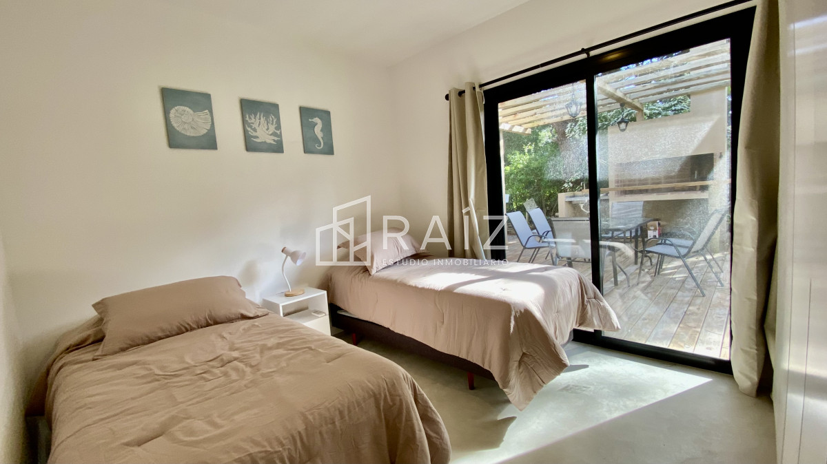 Casa ID.10415 - CASA EN VENTA 3 DORMITORIOS Y PISCINA SAN VICENTE 