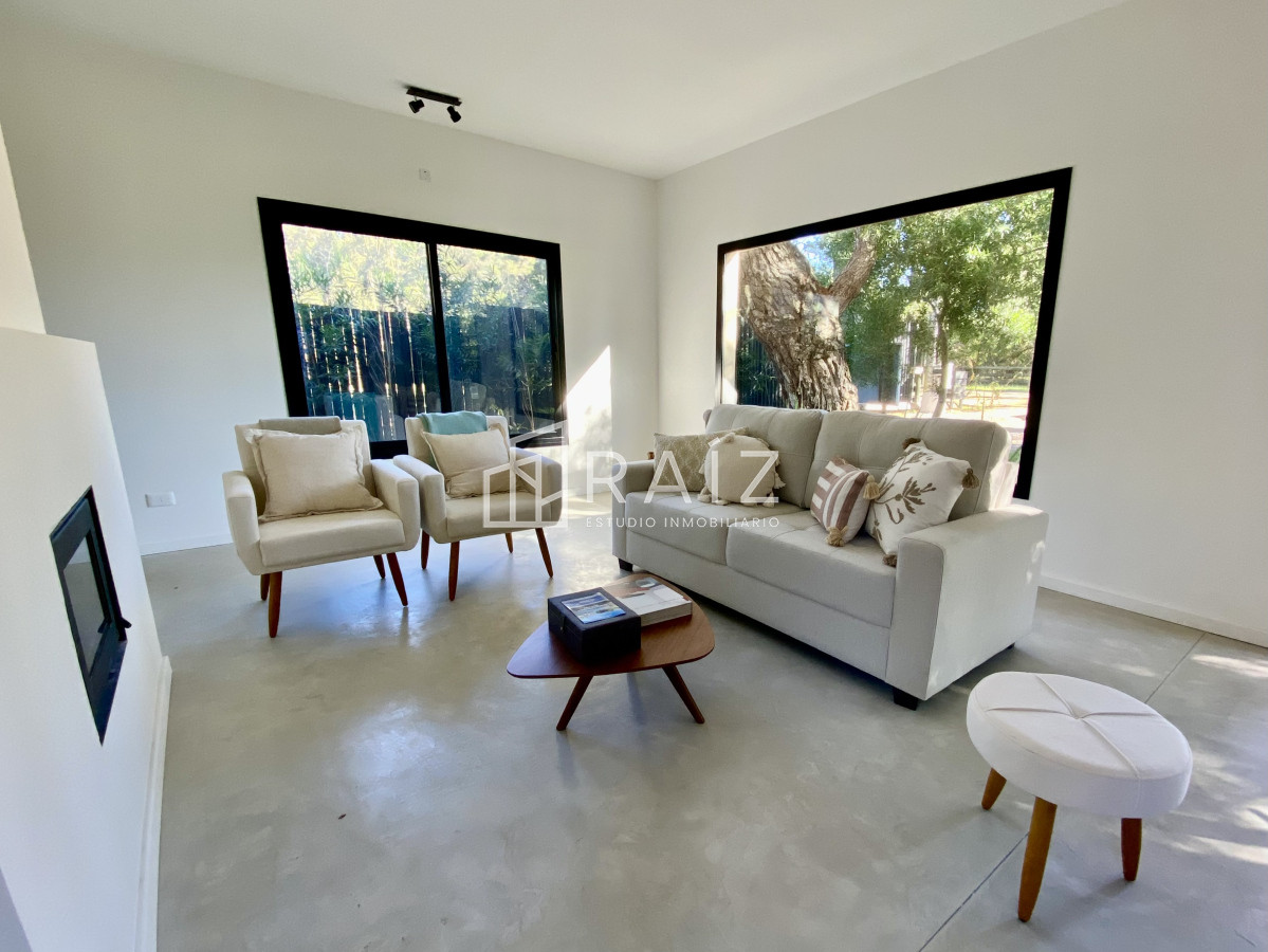 Casa ID.10415 - CASA EN VENTA 3 DORMITORIOS Y PISCINA SAN VICENTE 