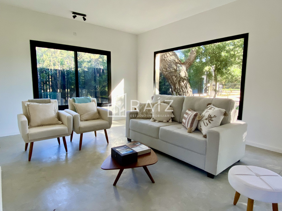 Casa ID.10415 - CASA EN VENTA 3 DORMITORIOS Y PISCINA SAN VICENTE 