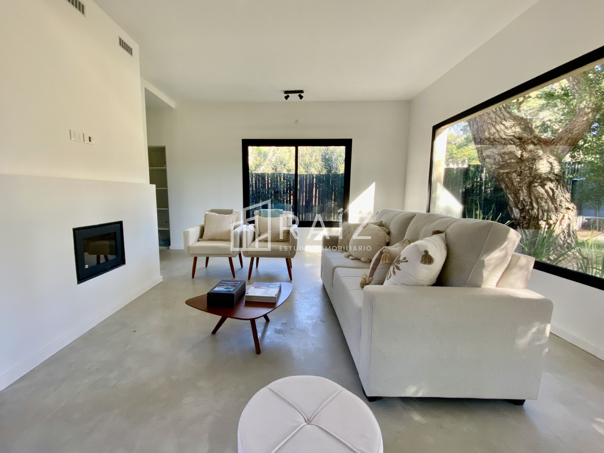 Casa ID.10415 - CASA EN VENTA 3 DORMITORIOS Y PISCINA SAN VICENTE 