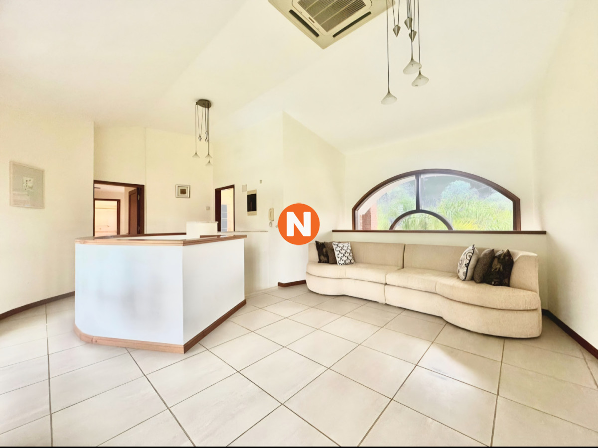 Casa Ref.225727 - Gran casa en venta, 5 dormitorios, calefaccion, piscina, solida construccion
